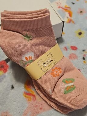 Women's Pink Floral Ankle Socks with Butterfly Detail
